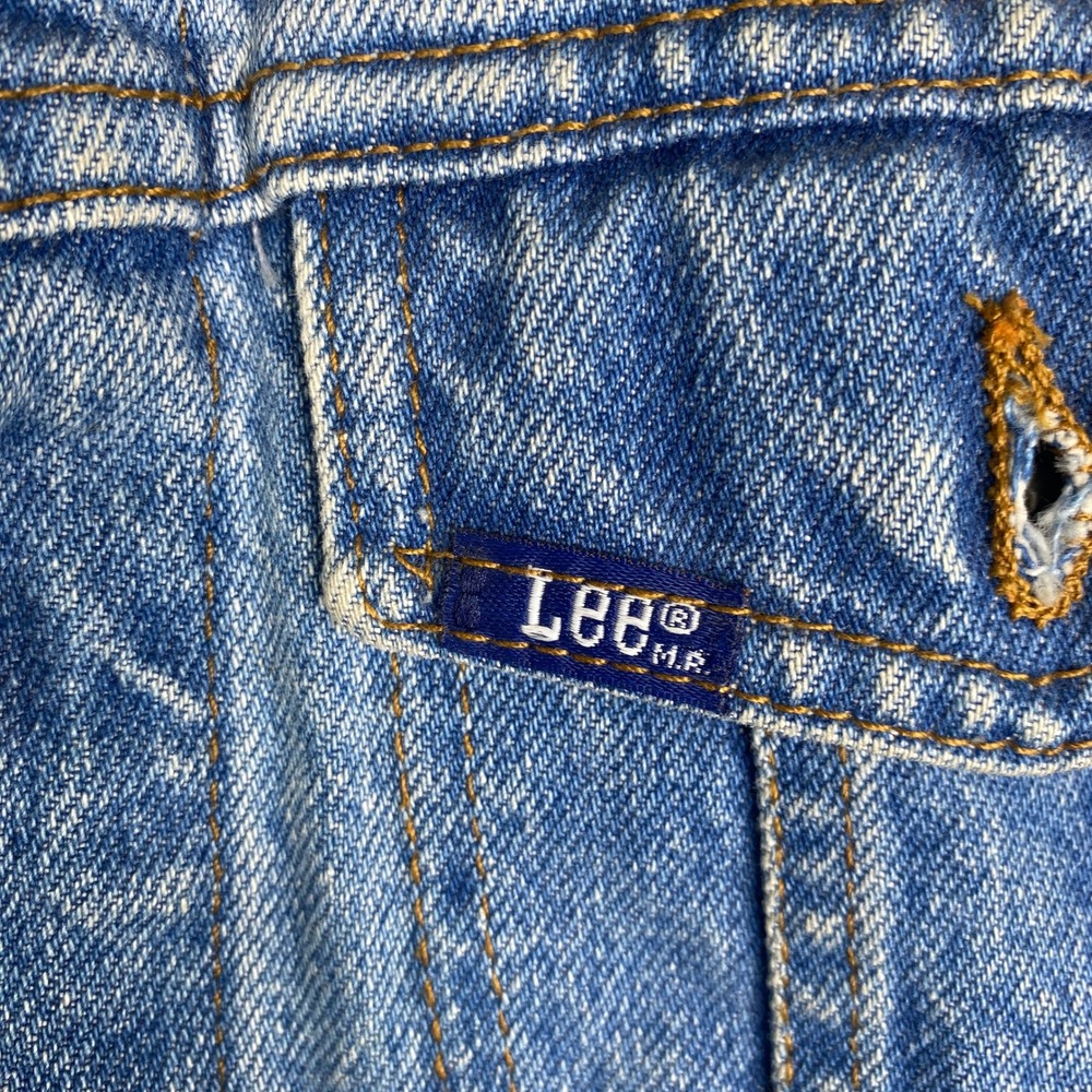 Vintage Lee Cropped Denim Jacket Womens Medium Light Wash Velvet Collar USA Made - Picture 10 of 14